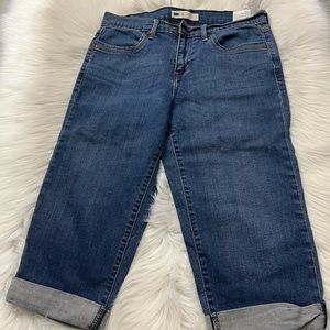 Levi’s Jean’s Women’s Capri Denim Pants Ladies Medium Wash